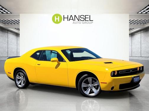 Yellow Jacket Clearcoat 2017 Dodge Challenger SXT