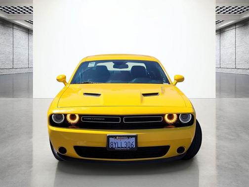 Yellow Jacket Clearcoat 2017 Dodge Challenger SXT