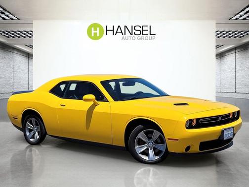 Yellow Jacket Clearcoat 2017 Dodge Challenger SXT