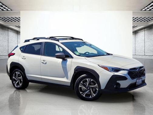 Crystal White Pearl 2025 Subaru Crosstrek Premium