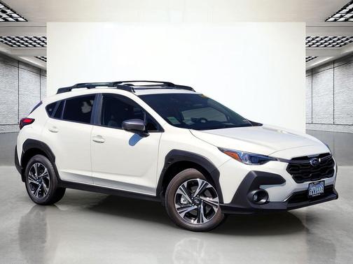 Crystal White Pearl 2025 Subaru Crosstrek Premium
