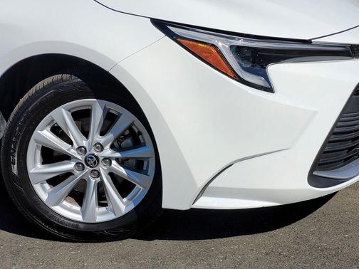 2025 Toyota Corolla Hybrid XLE