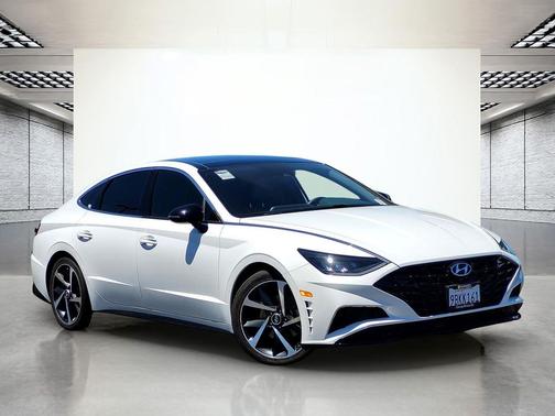 Quartz White 2022 Hyundai SONATA SEL Plus