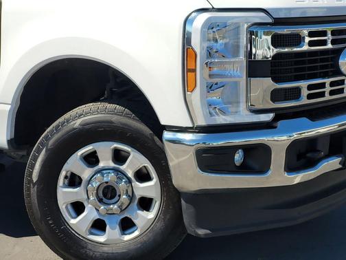 Oxford White 2024 Ford F-350 XLT
