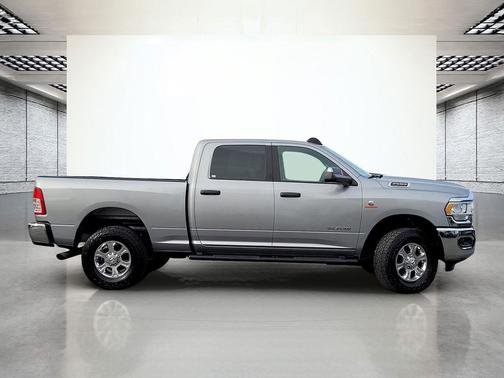 2022 RAM 2500 Big Horn Crew Cab 4x4 6'4' Box