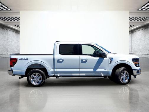 SPACE WHITE METALLIC 2025 Ford F-150 XLT