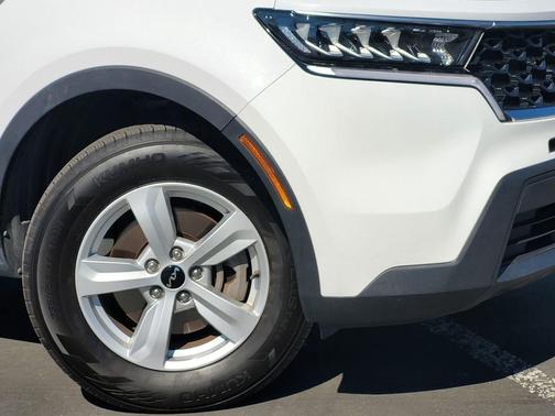 2022 Kia Sorento LX