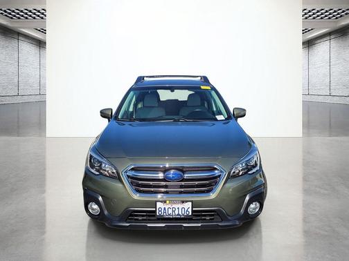 Wilderness Green Metallic 2018 Subaru Outback 2.5i Premium