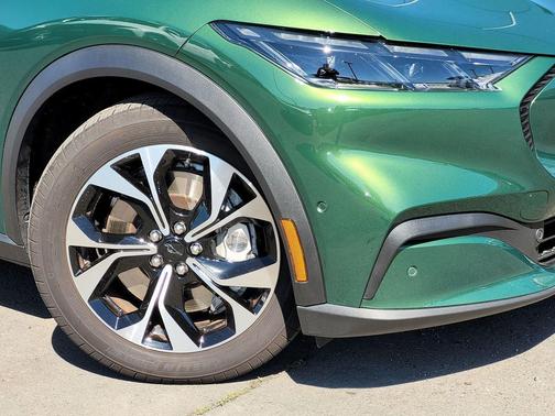 ERUPTION GREEN METALLIC 2024 Ford Mustang Mach-E Select