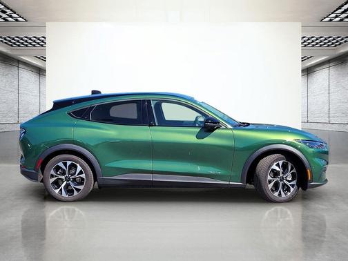 ERUPTION GREEN METALLIC 2024 Ford Mustang Mach-E Select