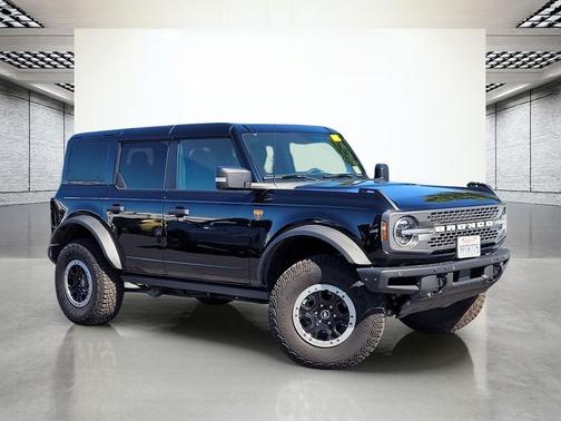 SHADOW BLACK 2024 Ford Bronco Badlands