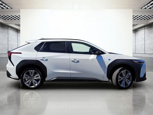 Cosmic White Pearl 2023 Subaru Solterra Limited