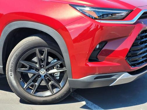 Ruby Flare Pearl 2025 Toyota Grand Highlander Limited