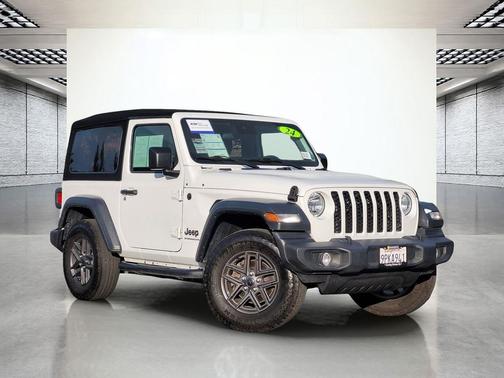 Bright White Clearcoat 2024 Jeep Wrangler Sport S