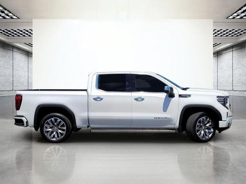 White Frost Tricoat 2023 GMC Sierra 1500 Denali