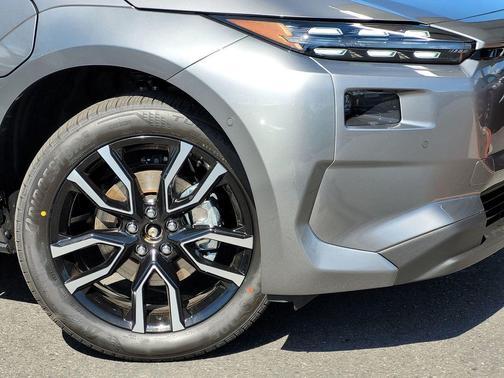 2026 Subaru Solterra Limited