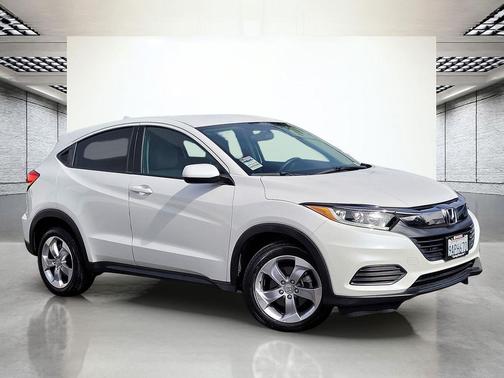 Platinum White Pearl 2022 Honda HR-V LX