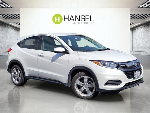 Platinum White Pearl 2022 Honda HR-V LX