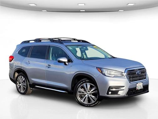 Ice Silver Metallic 2022 Subaru Ascent Limited 7-Passenger