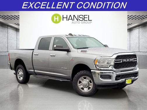 2022 RAM 2500 Tradesman Crew Cab 4x4 6'4' Box