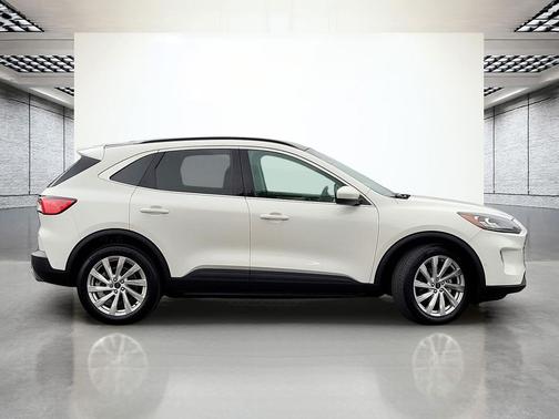 2021 Ford Escape Titanium