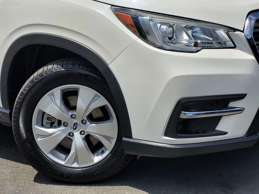 Crystal White Pearl 2020 Subaru Ascent Base 8-Passenger