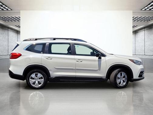 Crystal White Pearl 2020 Subaru Ascent Base 8-Passenger