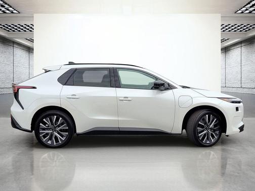 CM1 2026 Subaru Solterra Limited