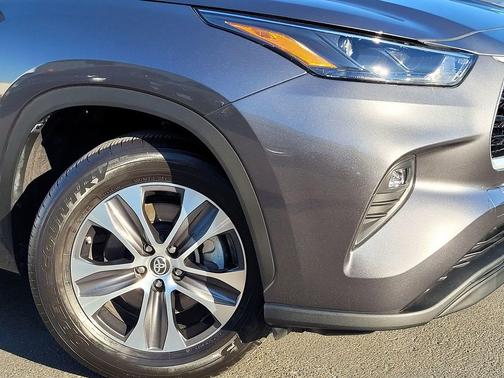 2023 Toyota Highlander Hybrid XLE