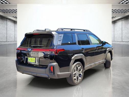 Crystal Black Silica 2026 Subaru Outback Touring XT