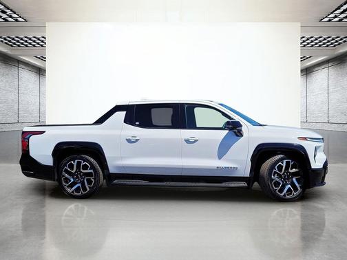 Summit White 2024 Chevrolet Silverado EV First-Edition RST 4WD