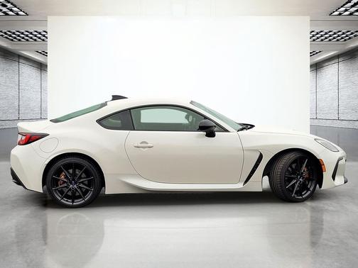 2025 Subaru BRZ tS
