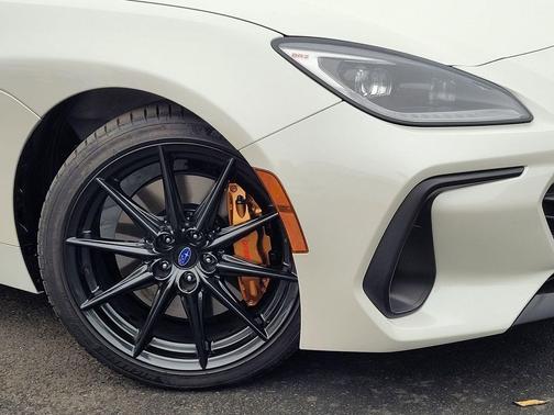 2025 Subaru BRZ tS