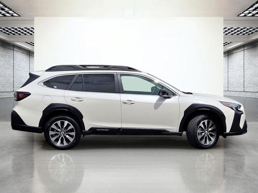 Crystal White Pearl 2024 Subaru Outback Limited