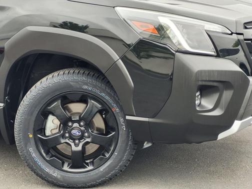 Crystal Black Silica 2023 Subaru Forester Wilderness