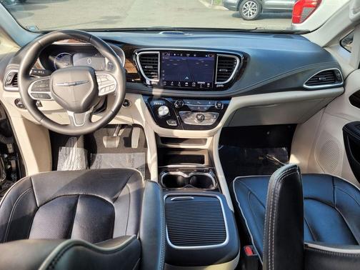 2023 Chrysler Pacifica Hybrid Limited