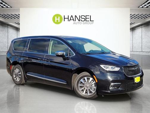 2023 Chrysler Pacifica Hybrid Limited