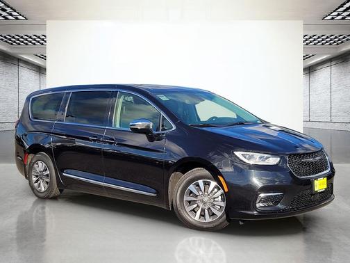 2023 Chrysler Pacifica Hybrid Limited