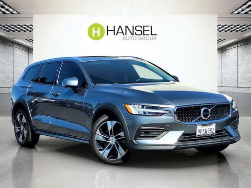 Osmium Grey Metallic 2021 Volvo V60 Cross Country T5