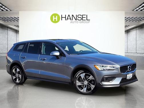 Osmium Grey Metallic 2021 Volvo V60 Cross Country T5