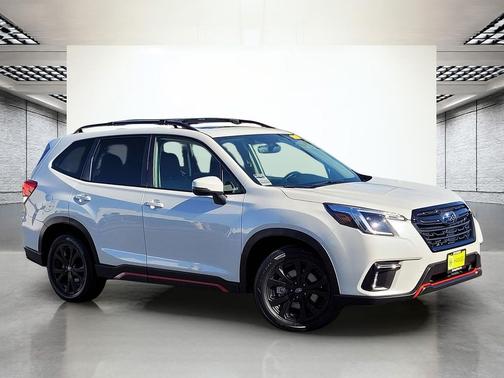Crystal White Pearl 2022 Subaru Forester Sport