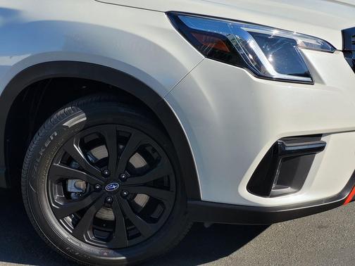 Crystal White Pearl 2022 Subaru Forester Sport
