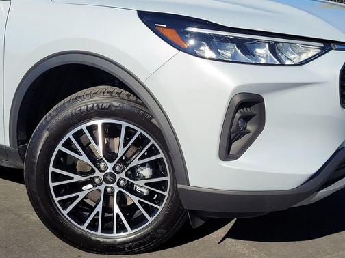 2025 Ford Escape PHEV Base