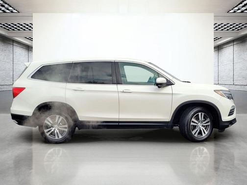 2017 Honda Pilot EX