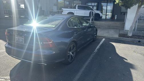 Denim Blue Metallic 2019 Volvo S60 T5