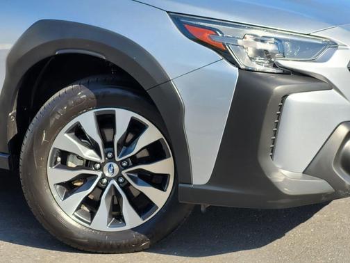 Ice Silver Metallic 2023 Subaru Outback Limited