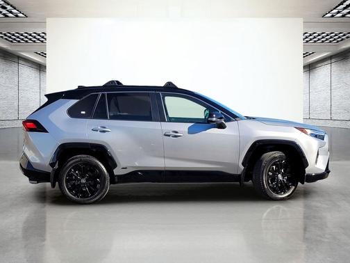 2024 Toyota RAV4 Hybrid SE