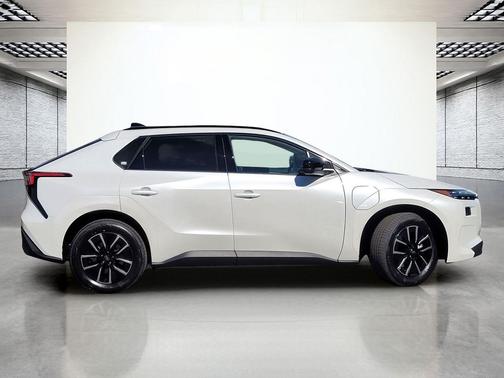 2026 Subaru Solterra Premium