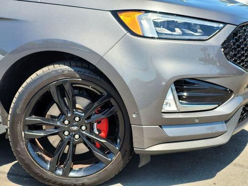 CARBONIZED GRAY 2022 Ford Edge ST