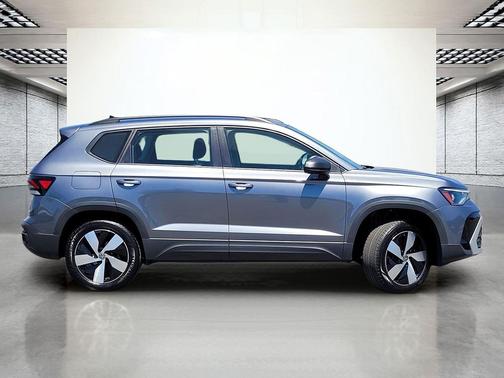 Platinum Gray Metallic 2025 Volkswagen Taos 1.5T S